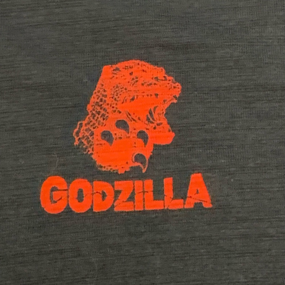 2017 NWT Godzilla Tsunami Toho T-shirt Size M - Picture 6 of 10